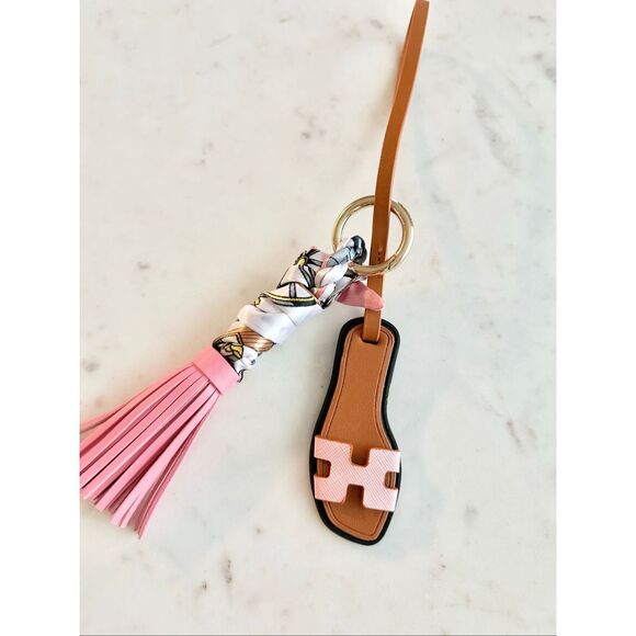 Light pink purse charm flip-flop and pattern scarf - Picture 1 of 2